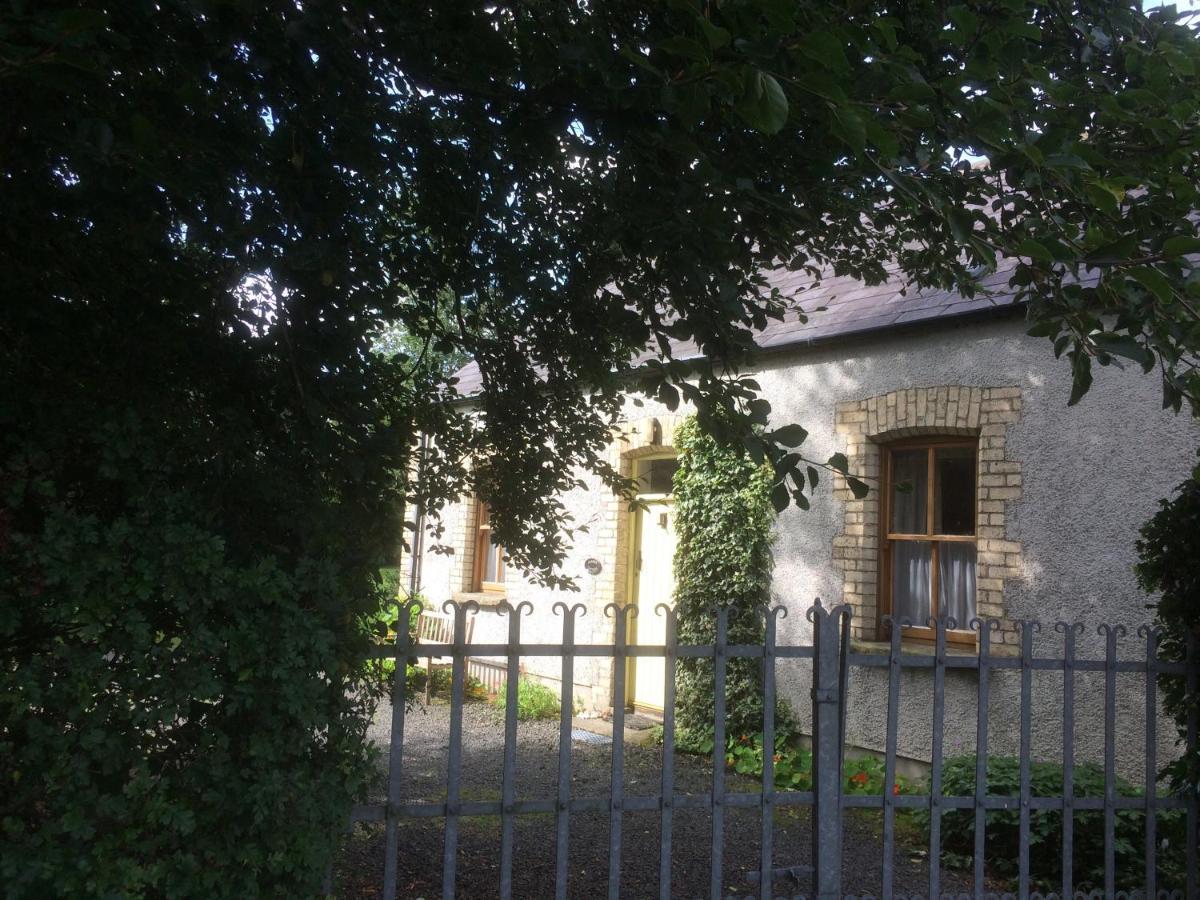Country Garden House Holiday Homes バリマネー エクステリア 写真